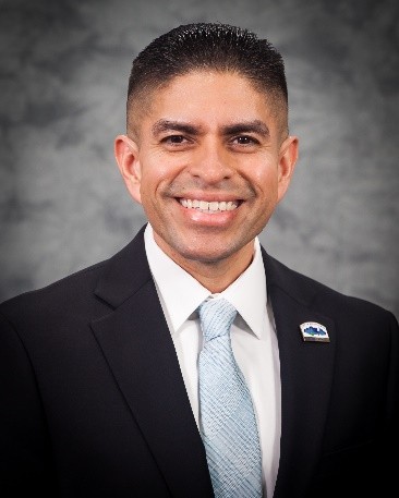 Juan Garza Headshot